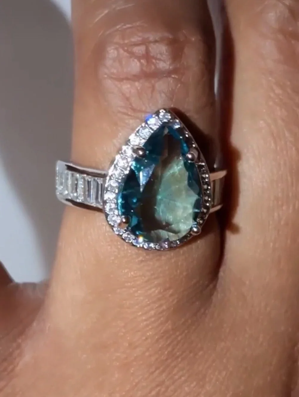 Shimmering 5ct Pear Cut Lab Created Blue Topaz Ring 14k White Gold Plated Sz 6
